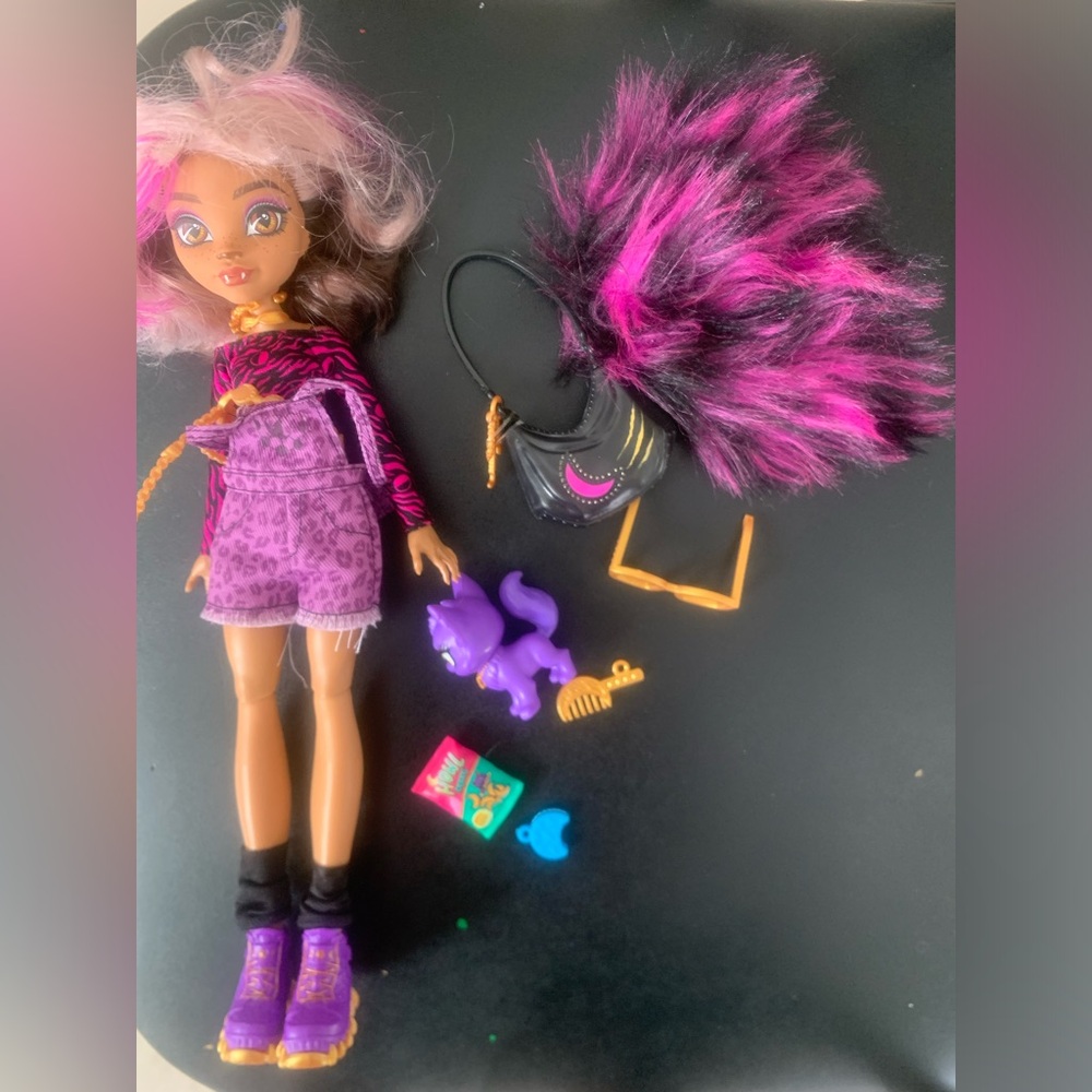 original g3 clawdeen, needs to be rerooted